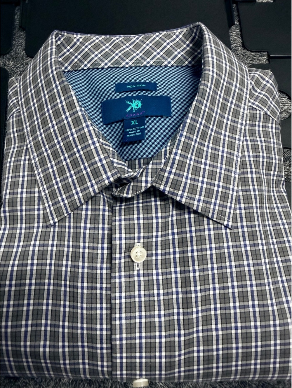 SKU: 1271 Egara Men’s Button Front